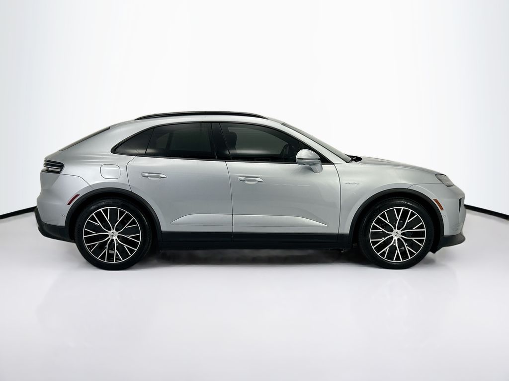 Thumbnail: 2025 Porsche Macan - 8