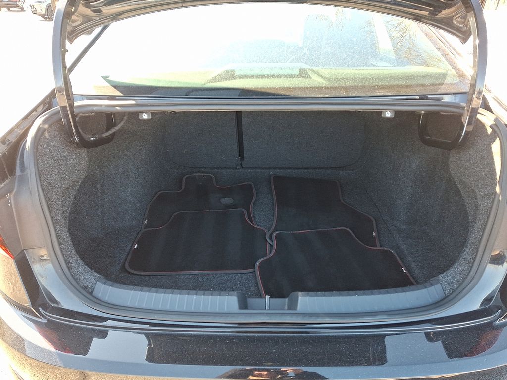 Thumbnail: 2019 Volkswagen Jetta - 30