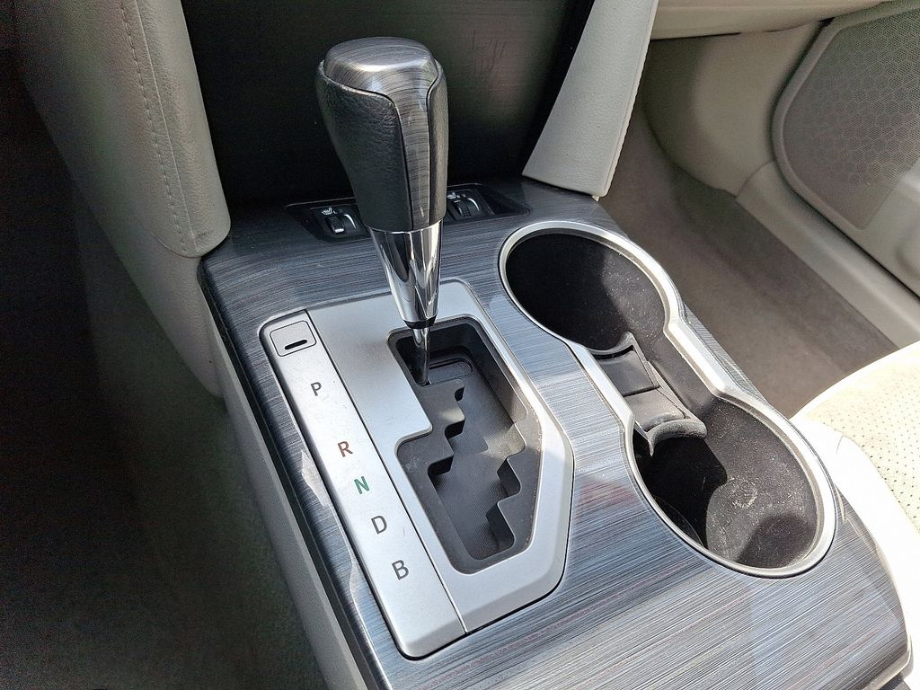 2014 Toyota Camry XLE 15