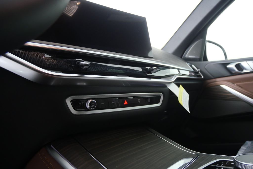 Thumbnail: 2026 BMW X5 - 21