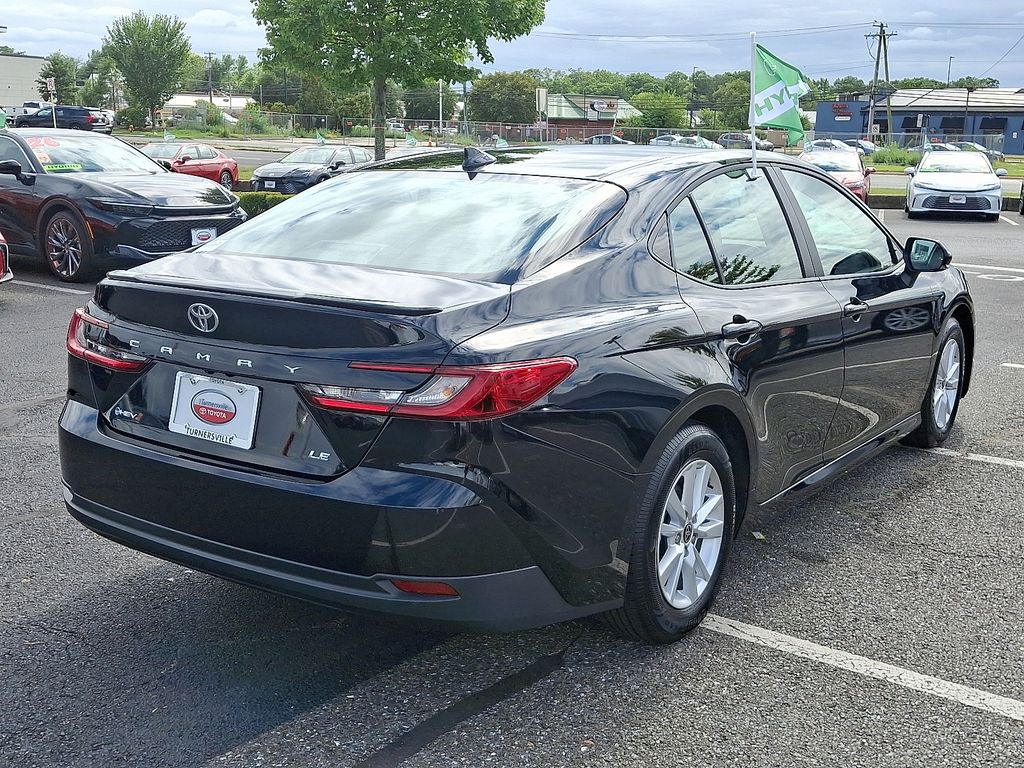 Thumbnail: 2025 Toyota Camry - 6
