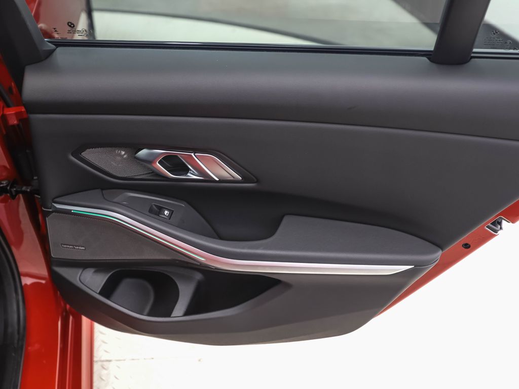 Thumbnail: 2023 BMW 3 Series - 23