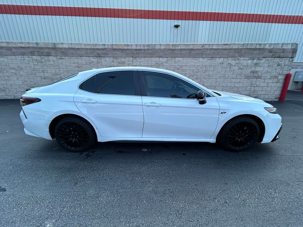2024 Toyota Camry SE 6