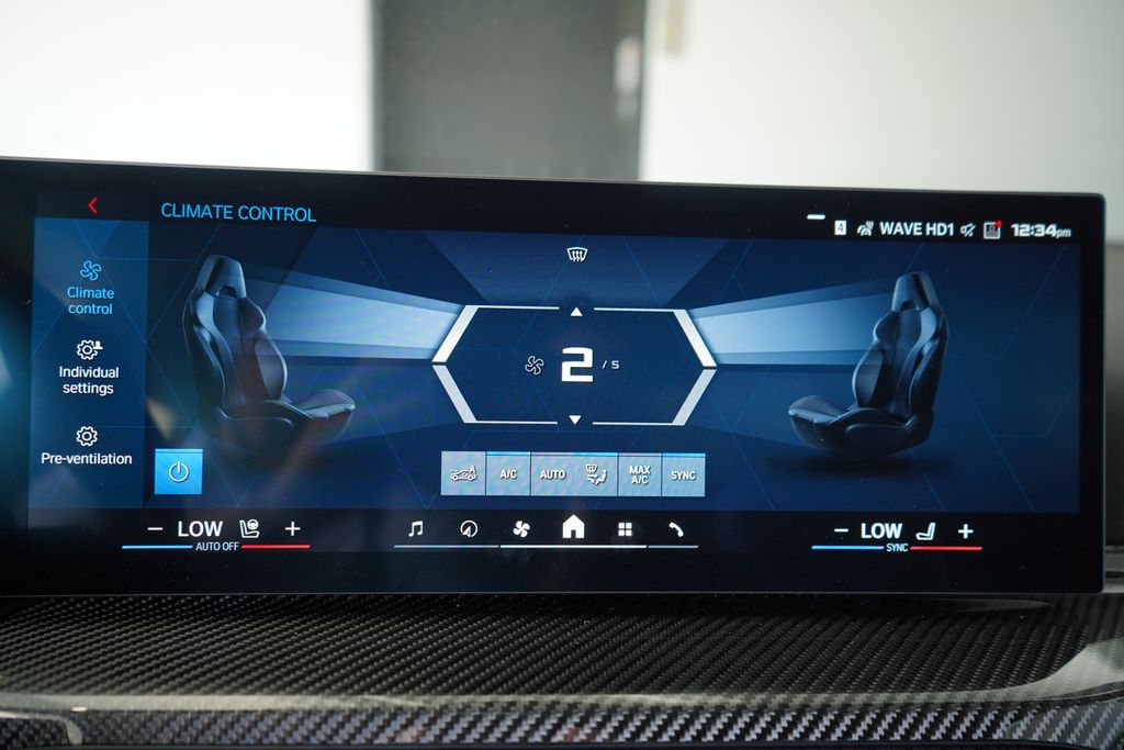 Thumbnail: 2025 BMW M2 - 18