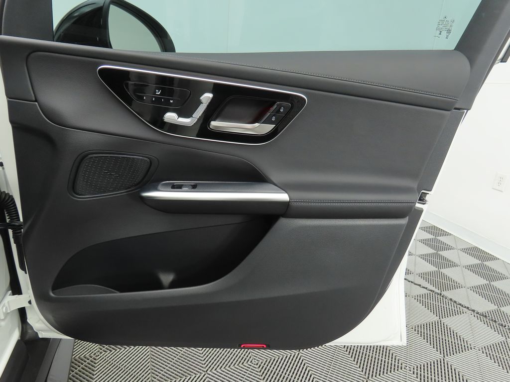 2025 Mercedes-Benz GLC 43 AMG 25