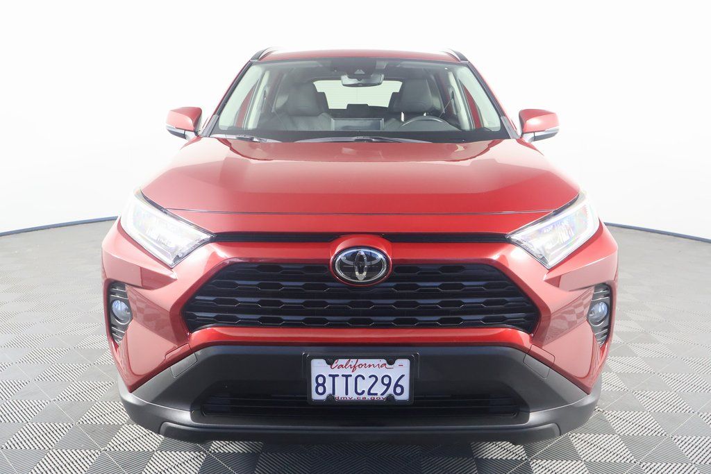 2021 Toyota RAV4 XLE 2