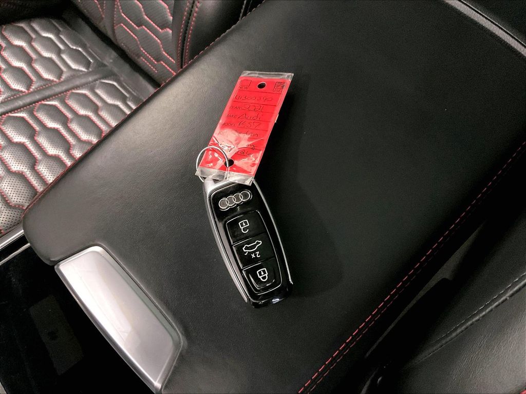 2021 Audi RS 7 — photo 31