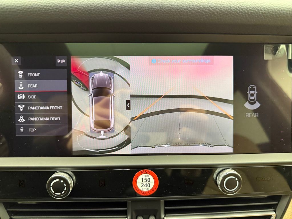 Thumbnail: 2026 Porsche Macan - 17