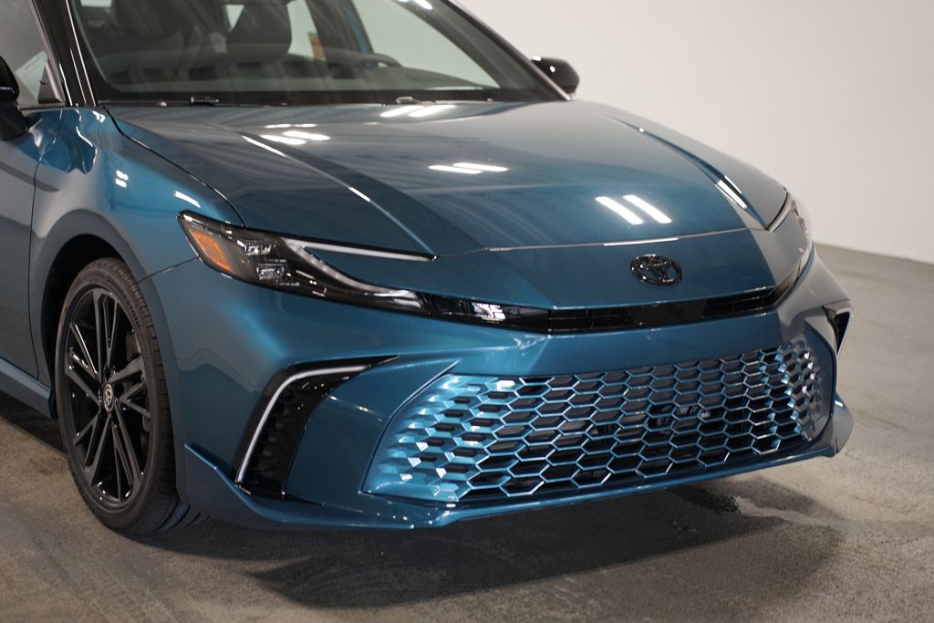 Thumbnail: 2025 Toyota Camry - 4