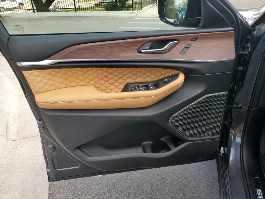 New Car 2025 Jeep Grand Cherokee L  Summit For Sale Under $70,000 In Austin, Texas