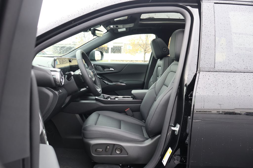 Thumbnail: 2026 Chevrolet Equinox - 14