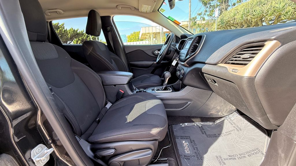 Used 2016 Jeep Cherokee Latitude 4D Sport Utility