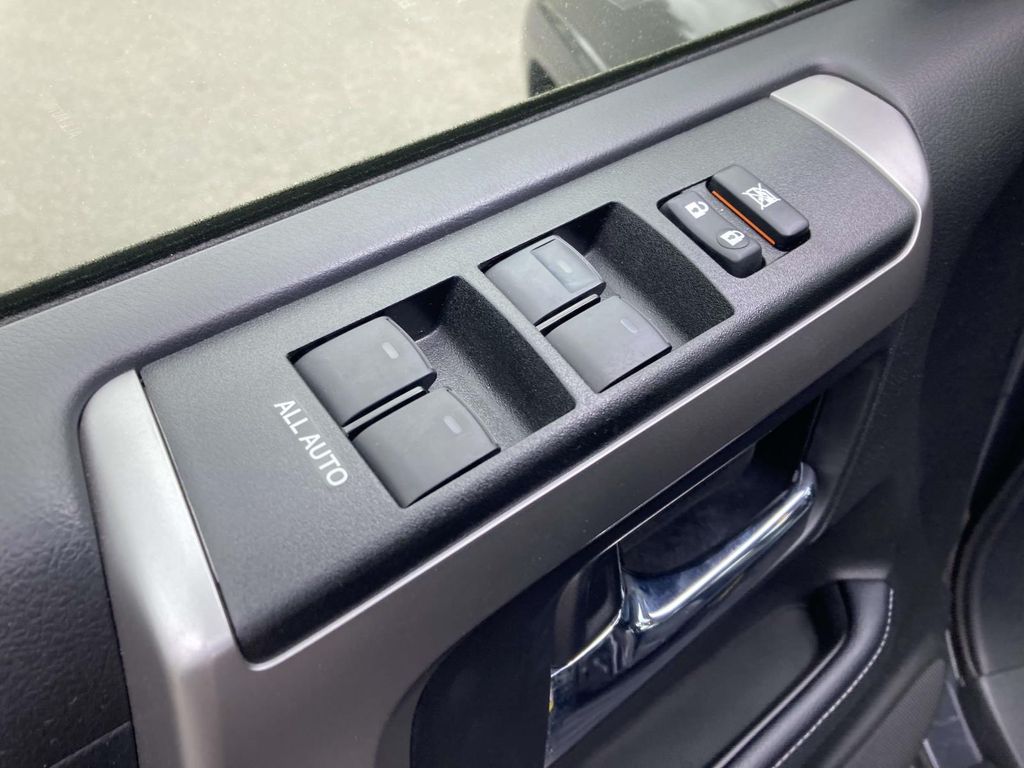 Used 2024  Toyota SR5 Premium image 11