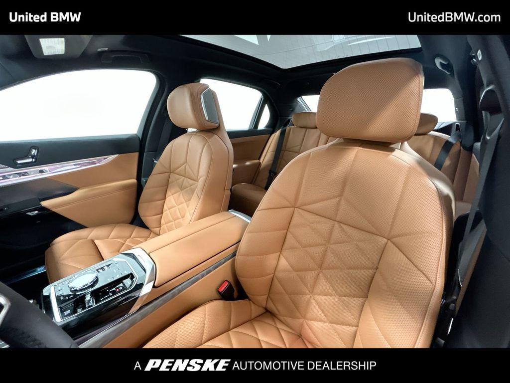 2025 BMW 7 Series 740i 13
