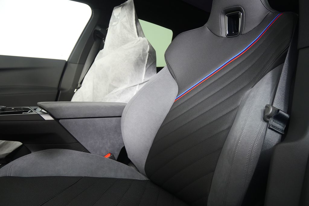 Thumbnail: 2026 BMW iX - 12