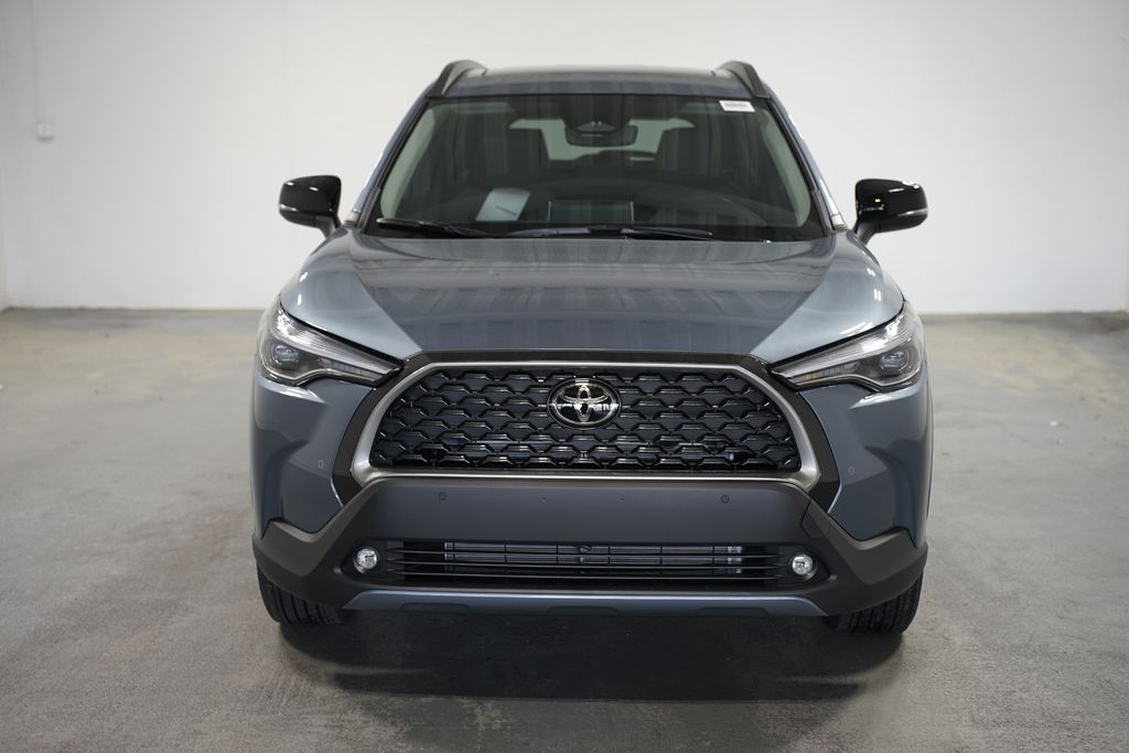 2025 Toyota Corolla Cross XLE 2
