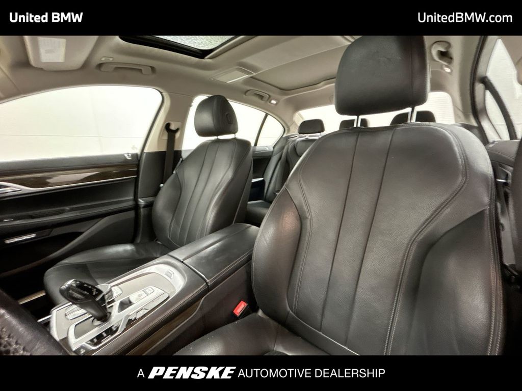 Thumbnail: 2018 BMW 7 Series - 13