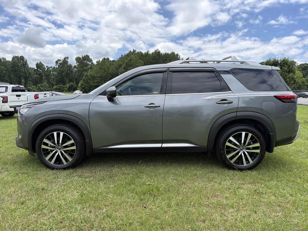 Used 2025 Nissan Pathfinder SUV