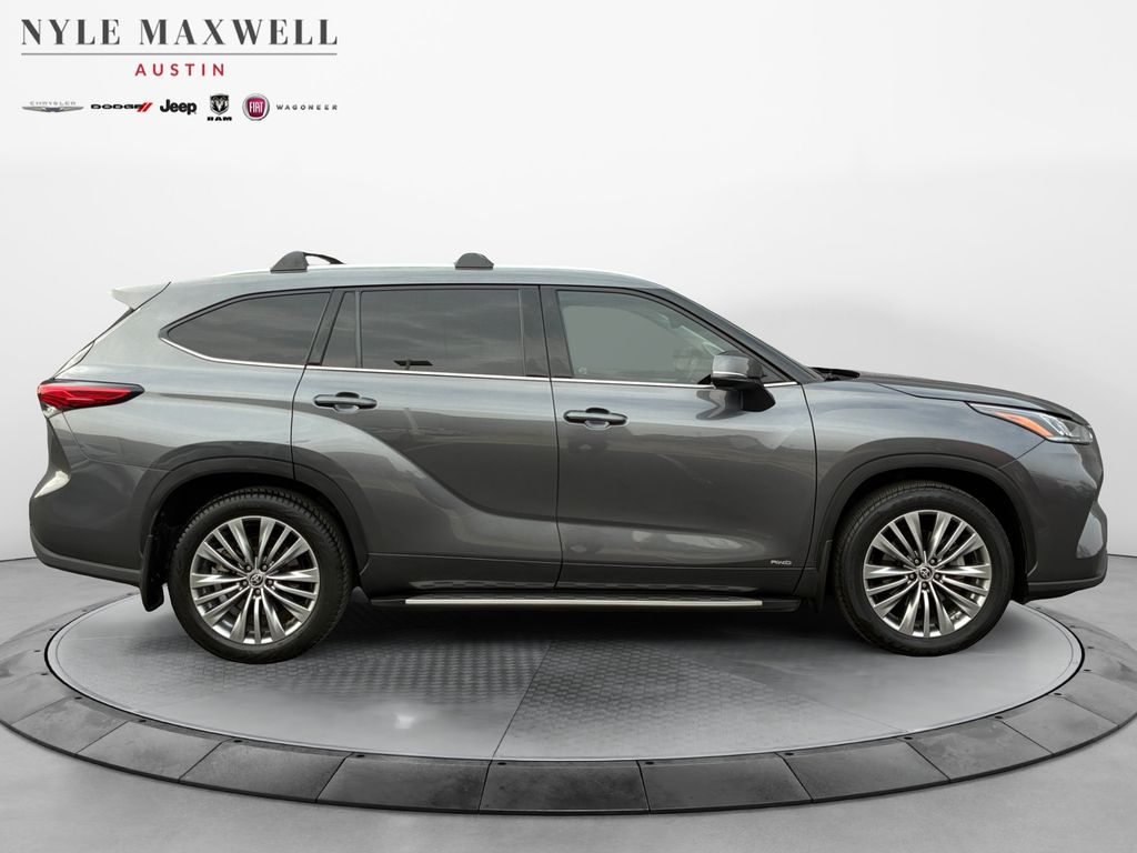 Used Car 2022 Toyota Highlander Hybrid  Platinum For Sale Under $40,000 In Austin, Texas