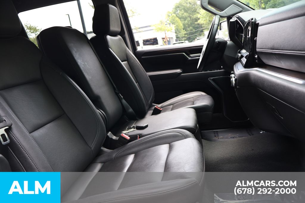 Used 2025 Black GMC SLT image 26