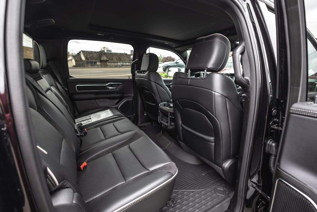 2026 Ram 1500 Laramie thumbnail 34