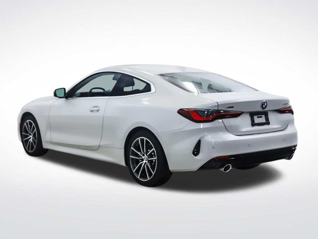 Thumbnail: 2026 BMW 4 Series - 3