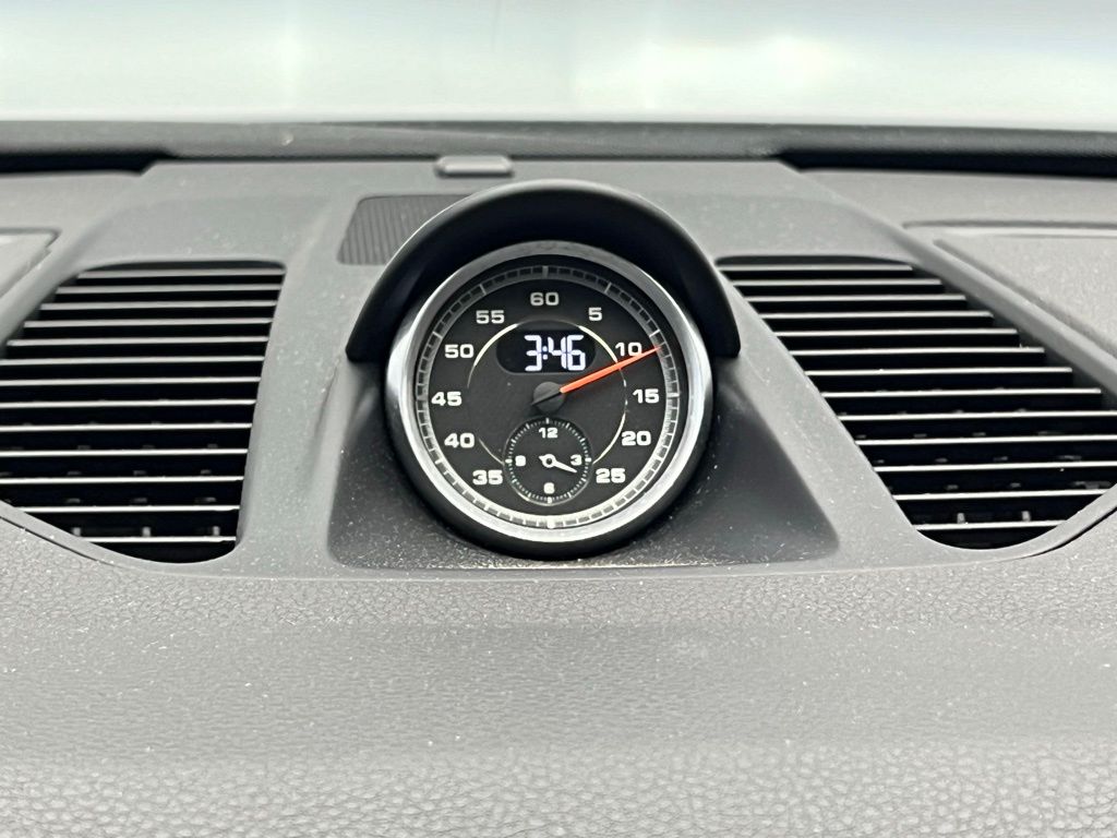 Thumbnail: 2017 Porsche 911 - 13