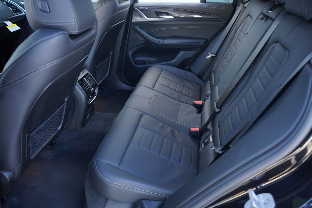 Thumbnail: 2025 BMW X4 - 20