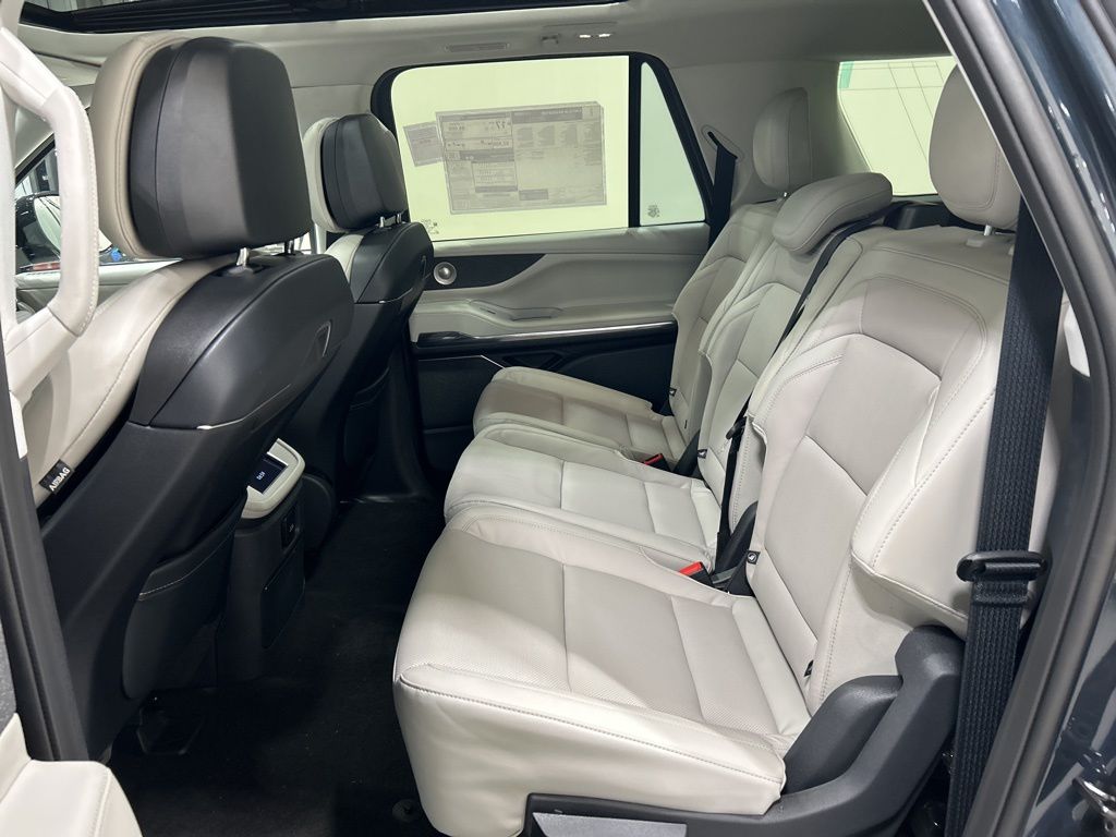 new 2026 Lincoln Navigator L car, priced at $109,365