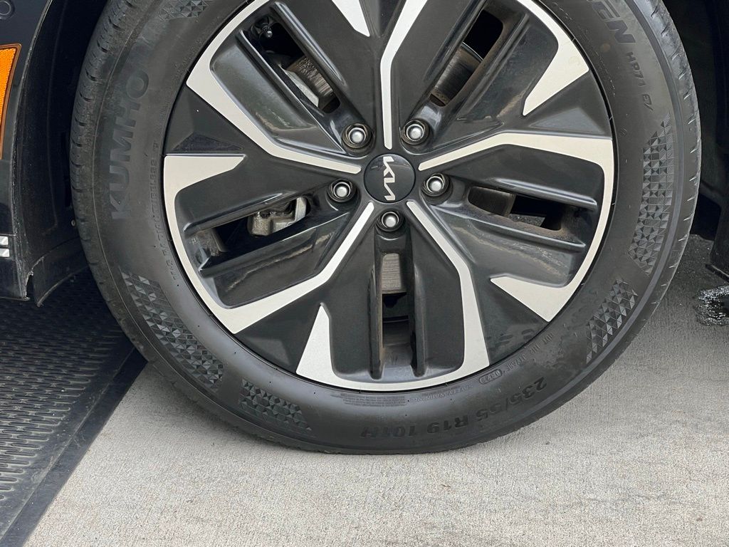 2022 Kia EV6 Wind photo