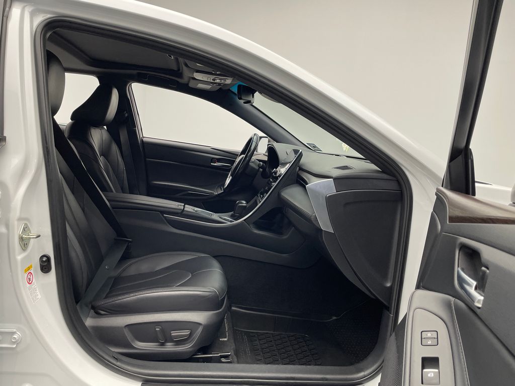 Thumbnail: 2019 Toyota Avalon - 17