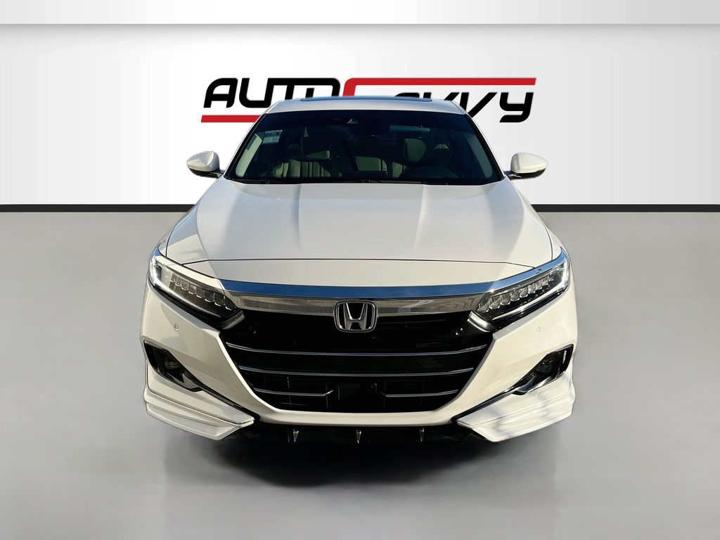 Used 2022 White Honda Touring 2.0T image 2