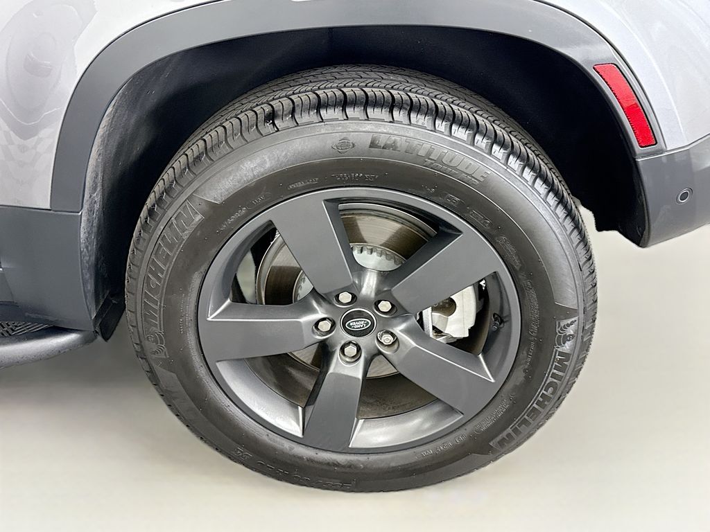 Thumbnail: 2023 Land Rover Defender - 30