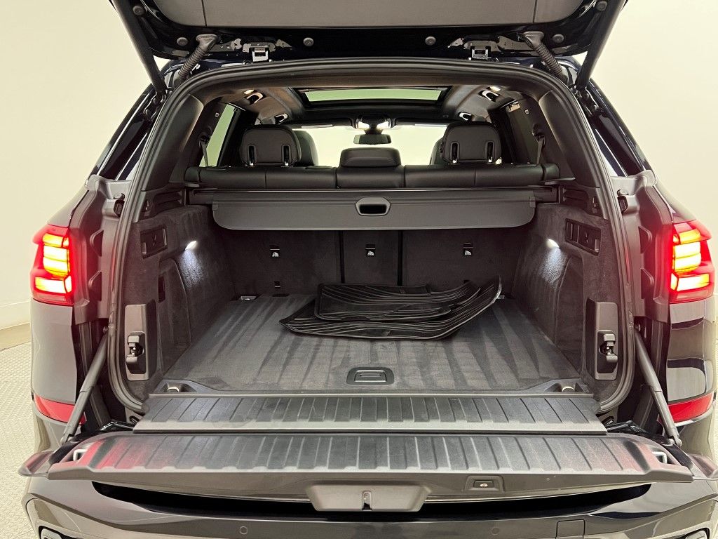 Thumbnail: 2023 BMW X5 - 10