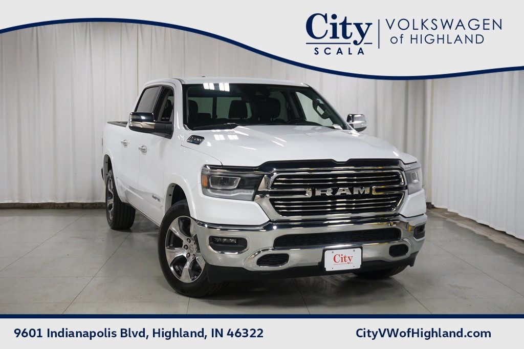 Bright White Clearcoat 2022 RAM 1500 Laramie Crew Cab 4WD Pickup Truck Four-Wheel Drive 8-Speed Automatic