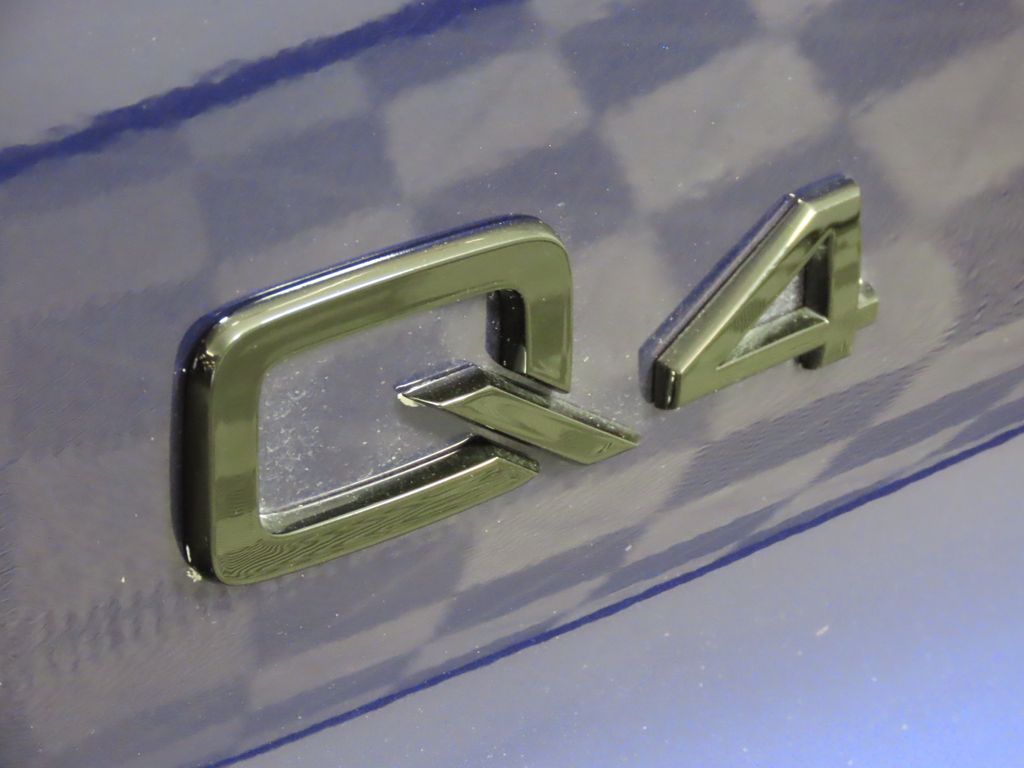 Thumbnail: 2023 Audi Q4 e-tron - 9
