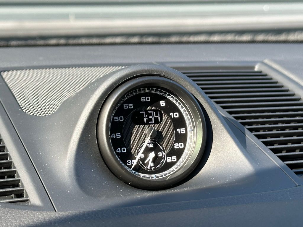 Thumbnail: 2026 Porsche Macan - 30