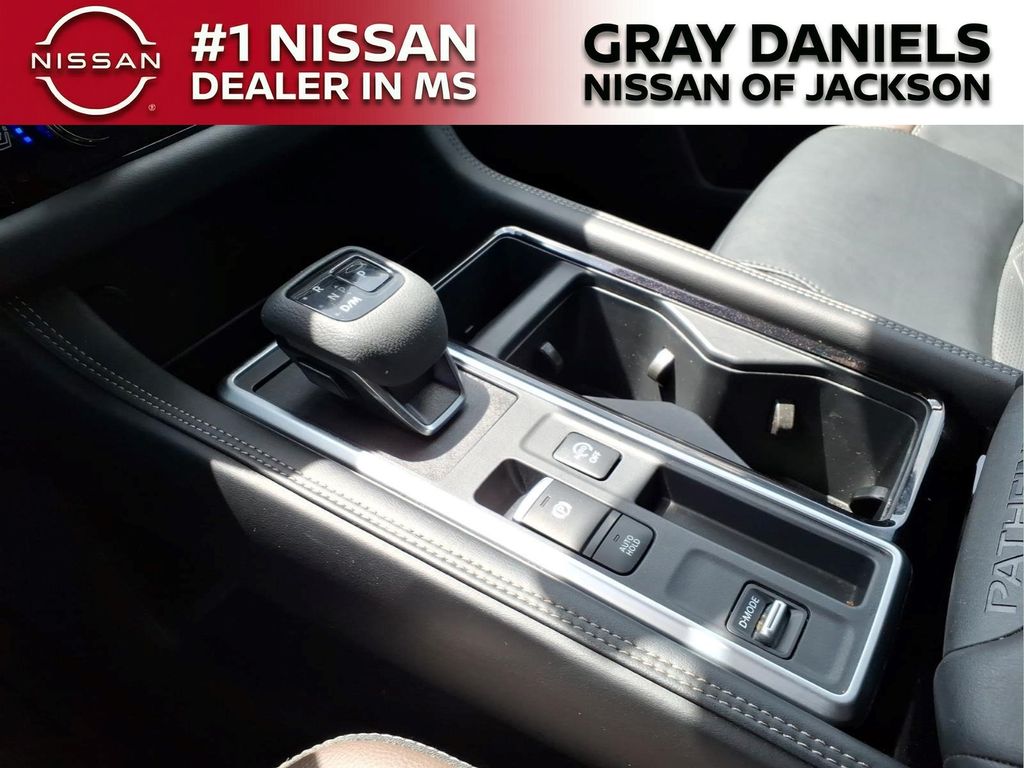 Used 2025 Nissan Pathfinder SUV