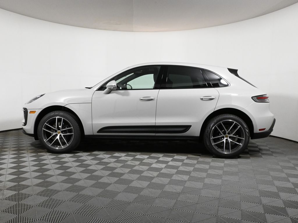Thumbnail: 2026 Porsche Macan - 2