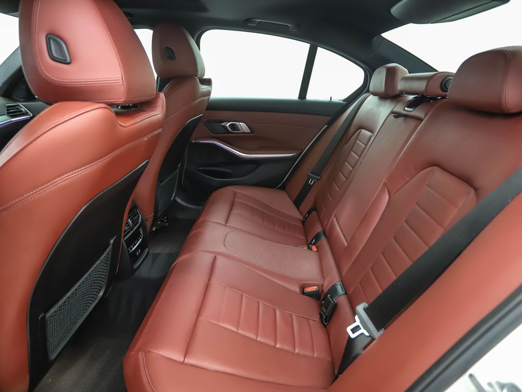 Thumbnail: 2022 BMW 3 Series - 21