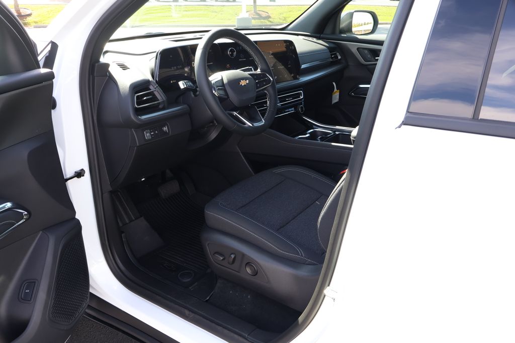 Thumbnail: 2026 Chevrolet Traverse - 13