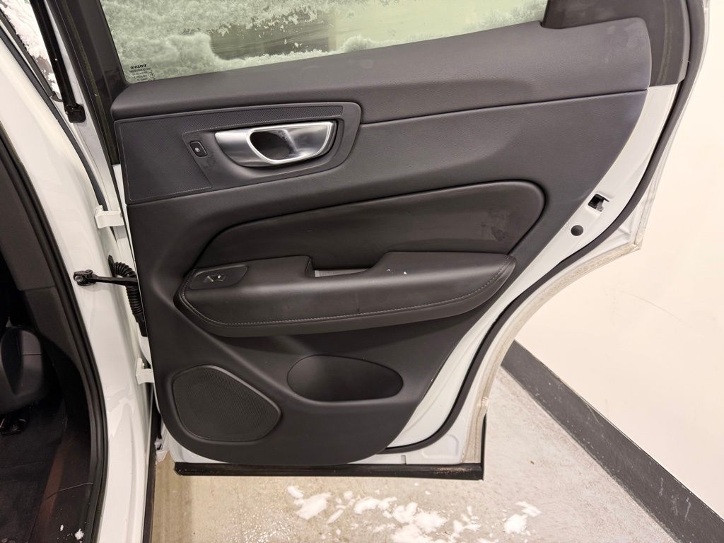 Thumbnail: 2023 Volvo XC60 - 24