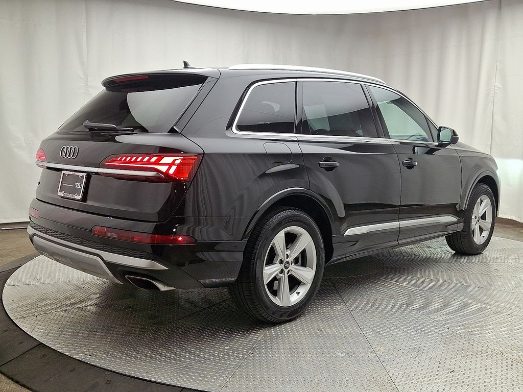 Thumbnail: 2025 Audi Q7 - 4