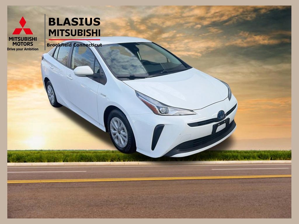 White 2019 Toyota Prius L Eco FWD Hatchback Front-Wheel Drive Continuously Variable Transmission