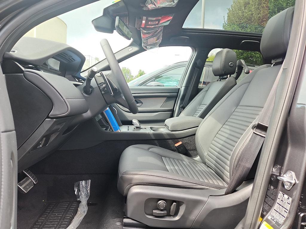 Thumbnail: 2026 Land Rover Discovery Sport - 6