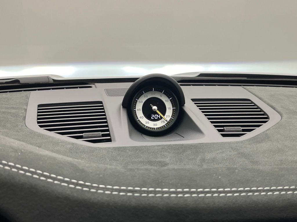 Thumbnail: 2026 Porsche 911 - 23