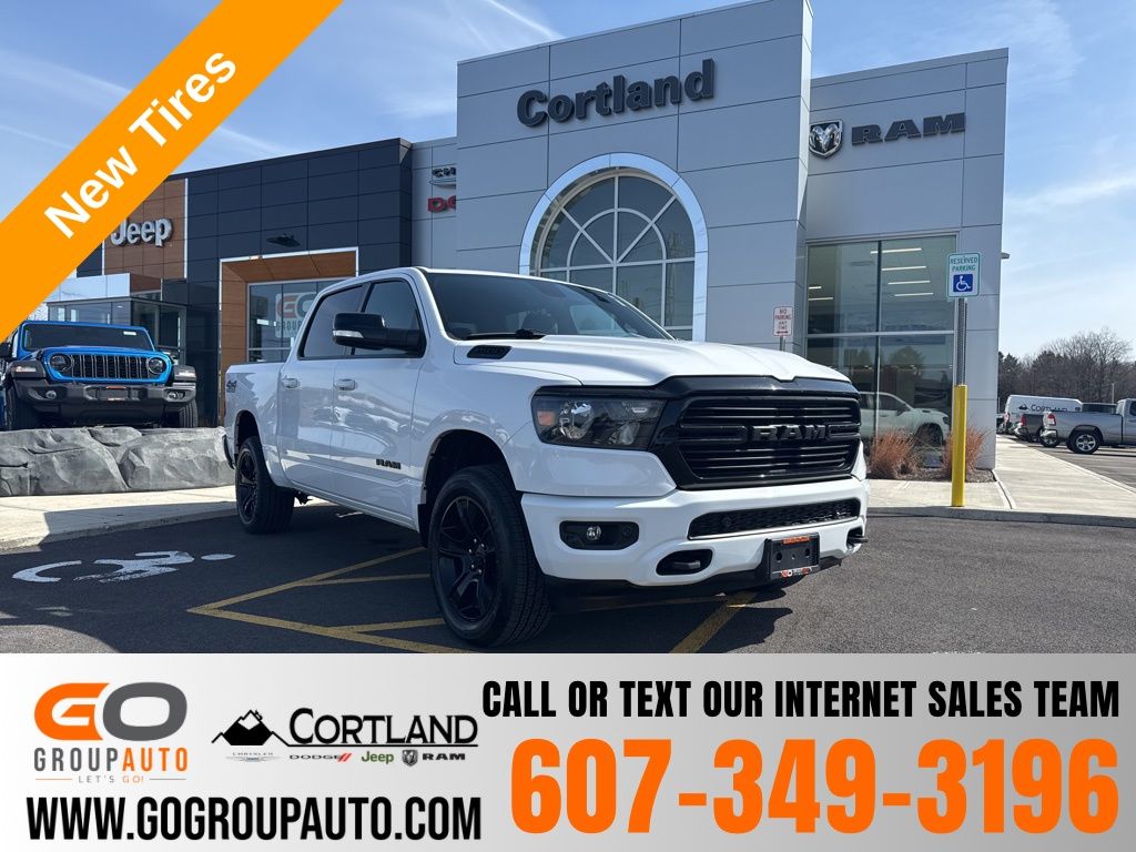 Bright White Clearcoat 2021 RAM 1500 Pickup Truck Four-Wheel Drive 8-Speed Automatic