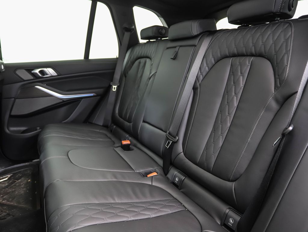 Thumbnail: 2026 BMW X5 - 22