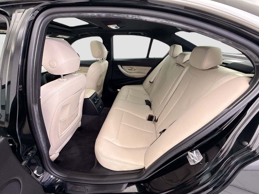 Thumbnail: 2015 BMW 3 Series - 20
