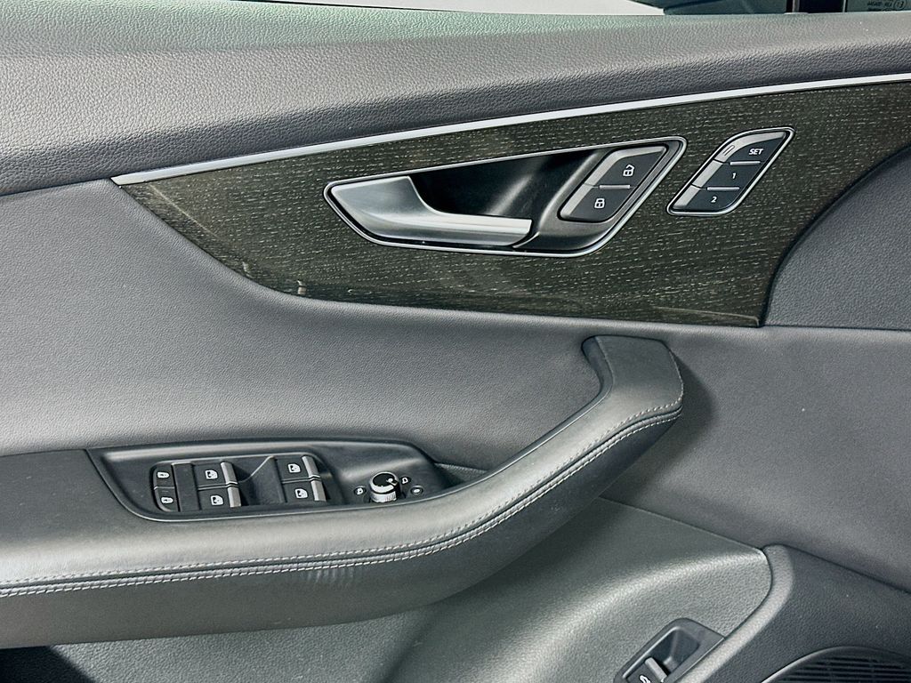 Thumbnail: 2021 Audi Q7 - 18